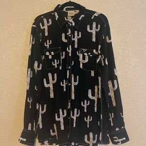 Cowgirl Hardware snap front western shirt size large
